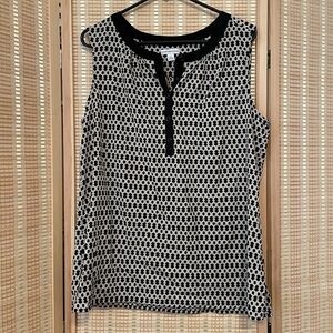 Womens Croft And Barrow Sleeveless Black  1/4‎ Button Up Geometric Blouse Size L